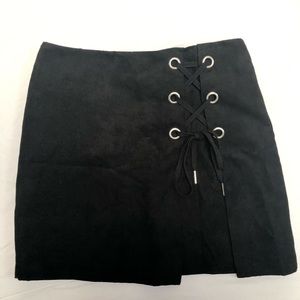 NWOT ✨ Suede Side-Tie Skirt (Size 6)